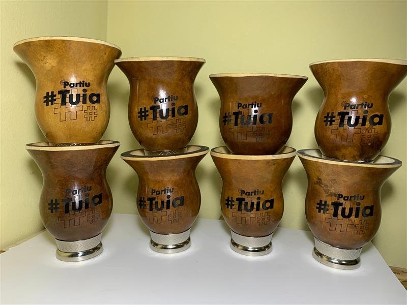 Cuias de chimarrão com logo gravado
