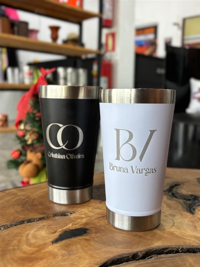 Copos térmicos personalizados com nome, em clima de Natal
